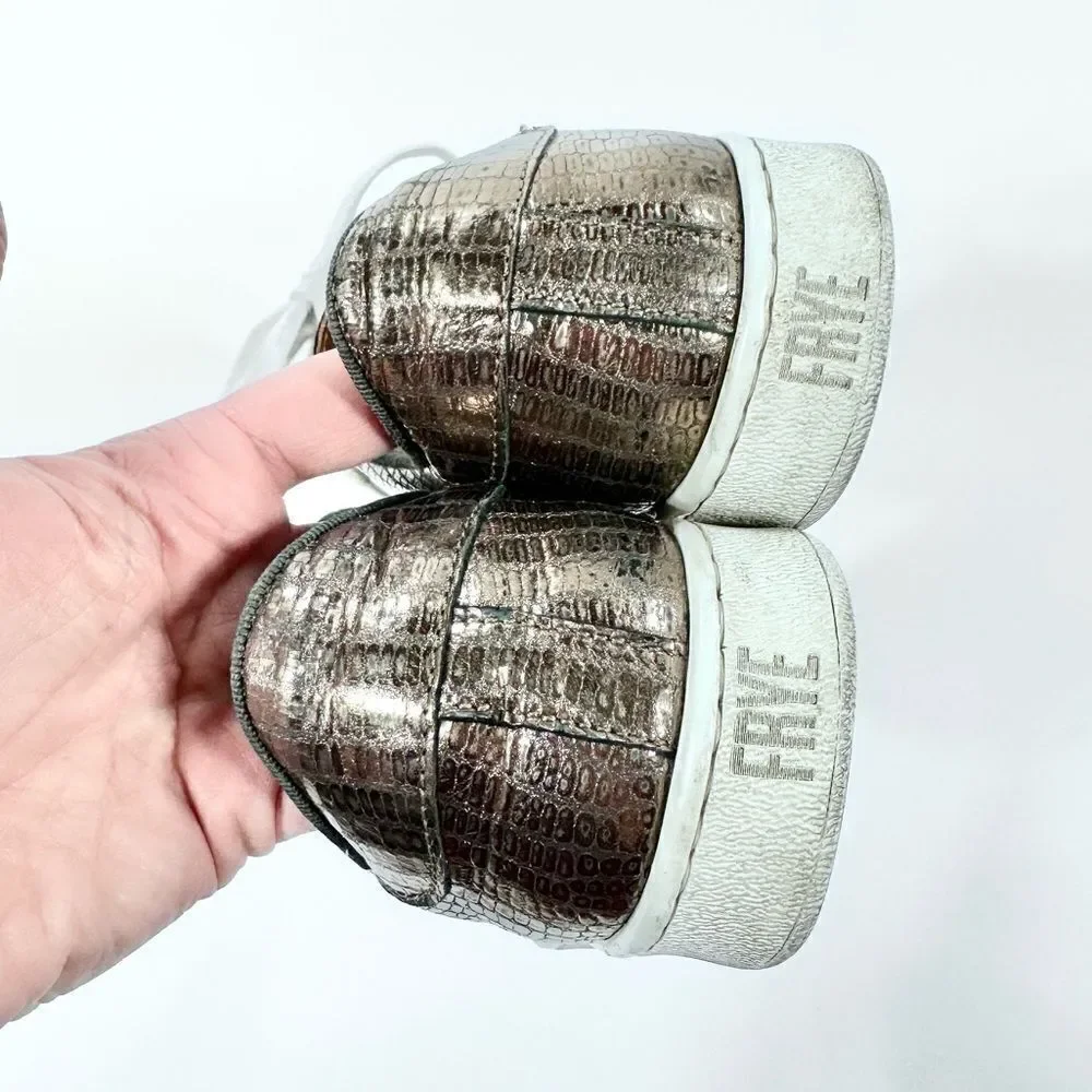 Frye Alexis low lace metallic snake skin sneaker 8